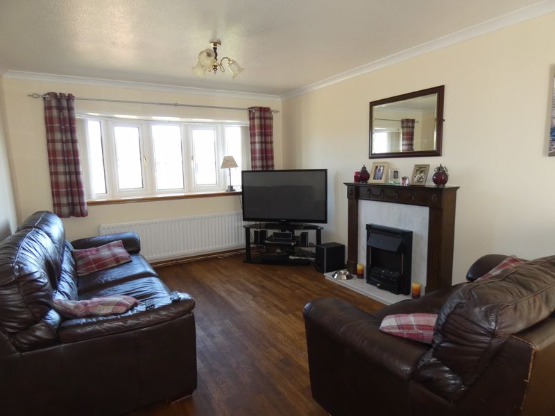 Lounge/Diner- click for photo gallery